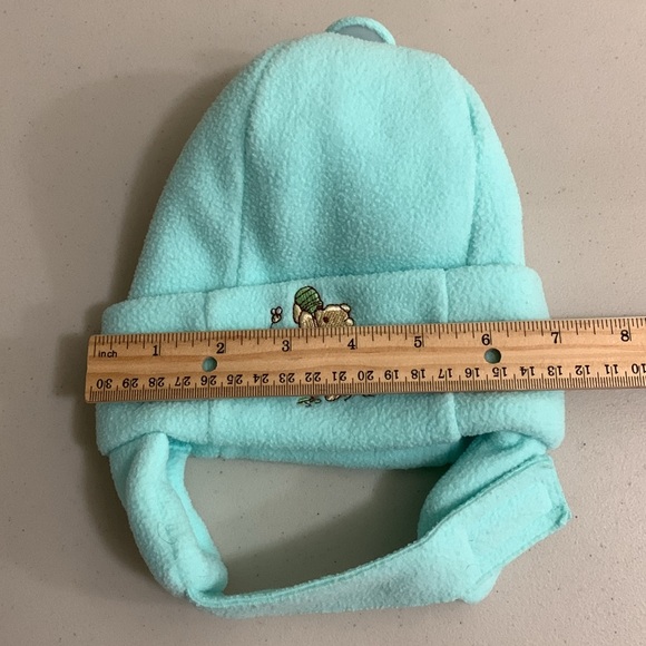 Vintage Winnie The Pooh Warm Winter Fleece Hat 0-3 Months Ear Warmers Strap - Picture 6 of 7